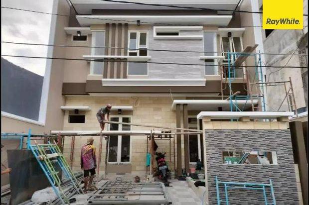 Dijual Rumah 2 lantai SHM di Babatan Pantai Timur Surabay
