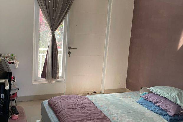 Rumah Cantik 3 Lantai di Padasuka Atas 4 KT 1,2 M  