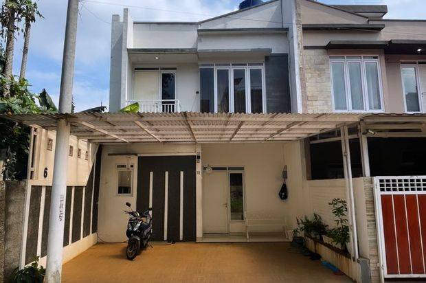 Rumah Cantik 3 Lantai di Padasuka Atas 4 KT 1,2 M  