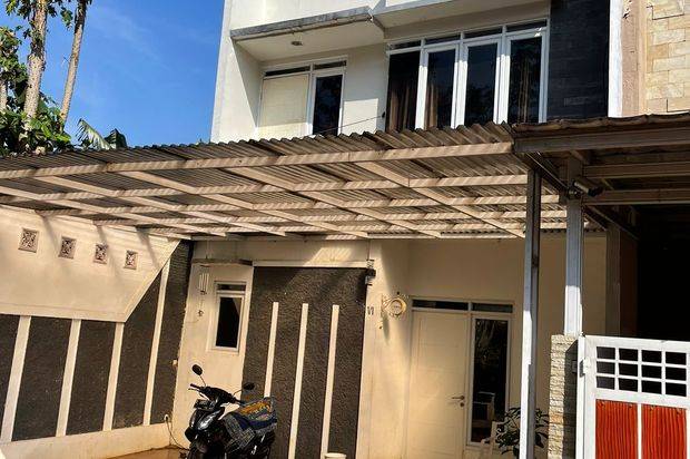 Rumah Cantik 3 Lantai di Padasuka Atas 4 KT 1,2 M  