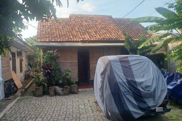 Rumah Lama Hanya Hitung Tanah di Jl. Gandaria IV Jagakarsa Jkt Selatan.