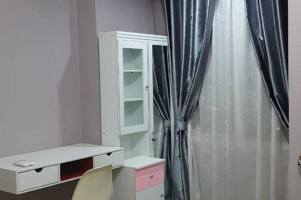 Apartemen Cosmo Terrace furnished bagus siap huni lantai tinggi