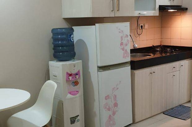 Apartemen Cosmo Terrace furnished bagus siap huni lantai tinggi