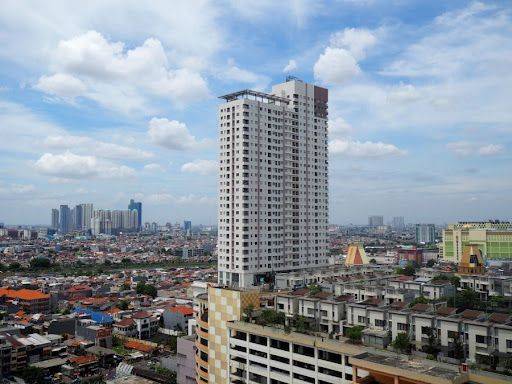 Apartemen Cosmo Terrace furnished bagus siap huni lantai tinggi