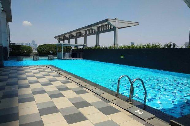 Apartemen Cosmo Terrace furnished bagus siap huni lantai tinggi