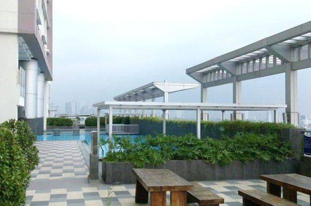 Apartemen Cosmo Terrace furnished bagus siap huni lantai tinggi