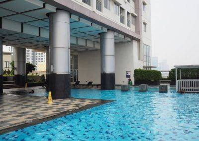 Apartemen Cosmo Terrace furnished bagus siap huni lantai tinggi