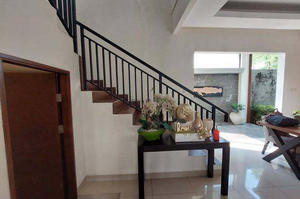  HUNIAN ELEGAN DI JL PARIS DESAIN MODERN DENGAN BERBAGAI MACAM FASILITAS CLUB HOUSE