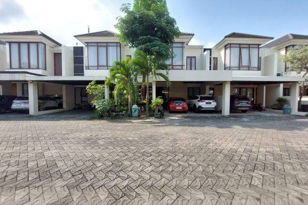  HUNIAN ELEGAN DI JL PARIS DESAIN MODERN DENGAN BERBAGAI MACAM FASILITAS CLUB HOUSE