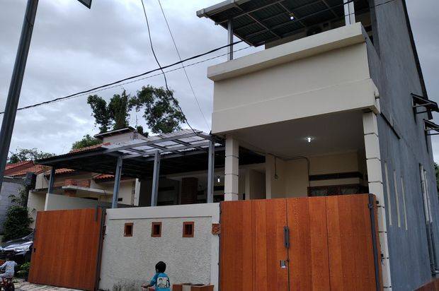 Rumah Hook Luas Dekat Pintu Tol