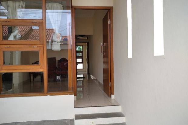 Rumah Hook Luas Dekat Pintu Tol
