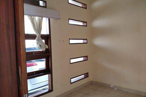 Rumah Hook Luas Dekat Pintu Tol