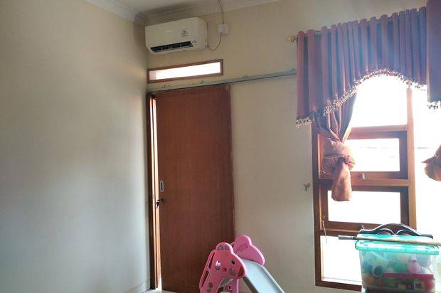 Rumah Hook Luas Dekat Pintu Tol
