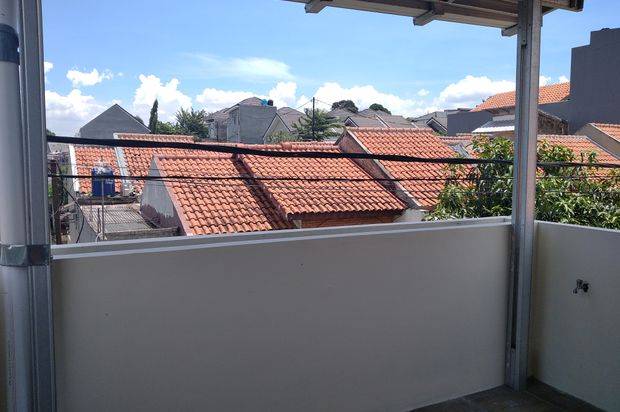 Rumah Hook Luas Dekat Pintu Tol