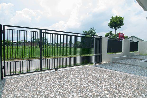 RUMAH MEWAH DAN ELEGAN 2LT DEKAT UKRIM KALASAN