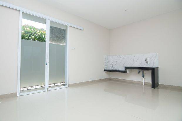 RUMAH MEWAH DAN ELEGAN 2LT DEKAT UKRIM KALASAN