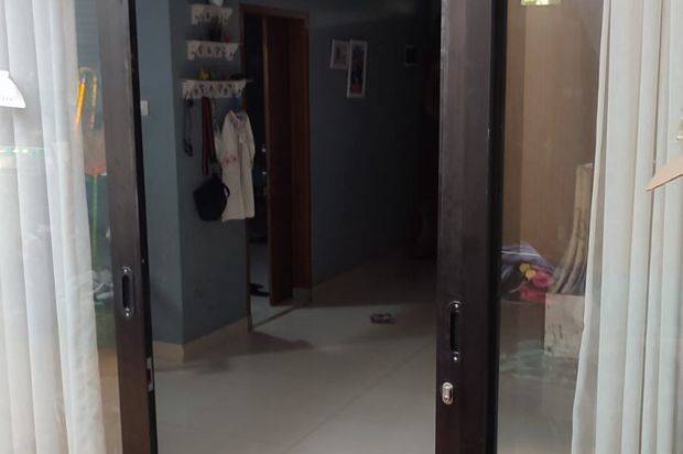 ( NEGO SAMPAI JADI ) Dijual Rumah Pinggir Jalan Lokasi Strategis di Cimahi