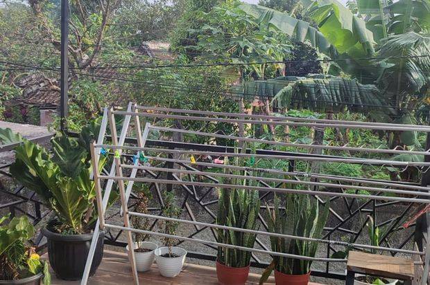 ( NEGO SAMPAI JADI ) Dijual Rumah Pinggir Jalan Lokasi Strategis di Cimahi