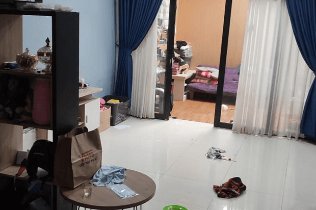( NEGO SAMPAI JADI ) Dijual Rumah Pinggir Jalan Lokasi Strategis di Cimahi