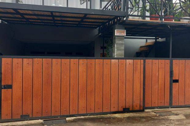 ( NEGO SAMPAI JADI ) Dijual Rumah Pinggir Jalan Lokasi Strategis di Cimahi