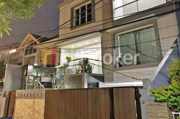 Rumah Kuning Langsat Kelapa Gading, Jakarta Utara