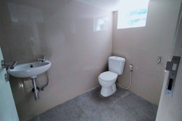 Rumah 2 Lantai di Jl. Besi Jangkang; Full Furniture