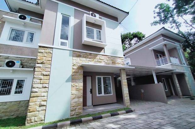 Rumah 2 Lantai di Jl. Besi Jangkang; Full Furniture