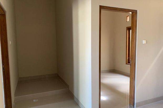 RUMAH BARU SIAP HUNI DESAIN MODERN DI SLEMAN