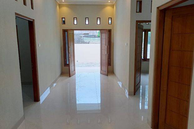 RUMAH BARU SIAP HUNI DESAIN MODERN DI SLEMAN