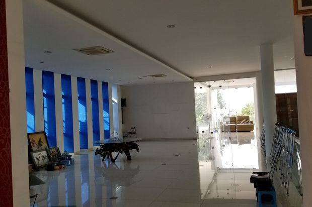 DIJUAL Rumah/Kantor Luas Strategis 3,5 Lantai di Jelutung, Jambi