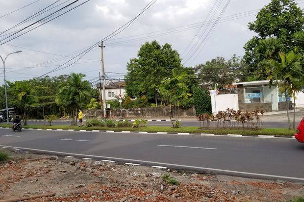 DIJUAL Rumah/Kantor Luas Strategis 3,5 Lantai di Jelutung, Jambi