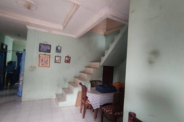 jual rumah 2 1/2 lantai
