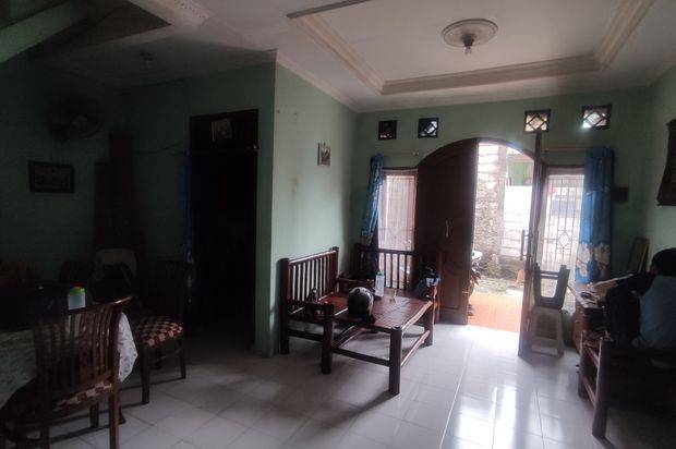 jual rumah 2 1/2 lantai