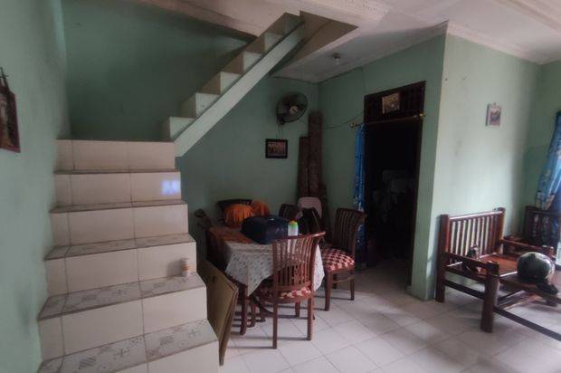 jual rumah 2 1/2 lantai