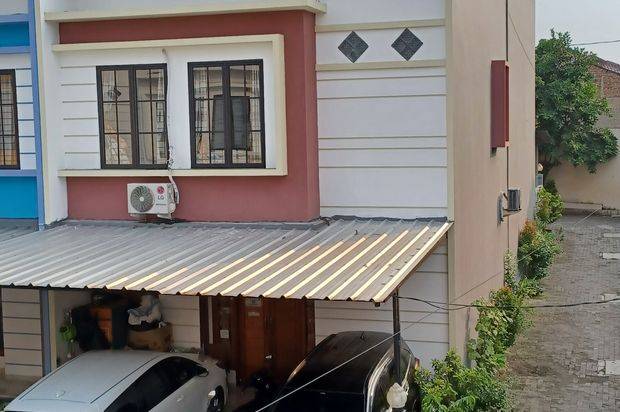 DI JUAL RUMAH HOOK DALAM CLUSTER CEGER GRENVILLE 2 LANTAI 2 LT 85 LB 105 KT 4 KM 3