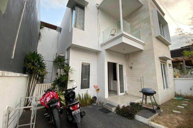 Rumah Di Jln Raya Kesambi Kerobokan Kuta Bali.Seminyak,Umalas,Canggu