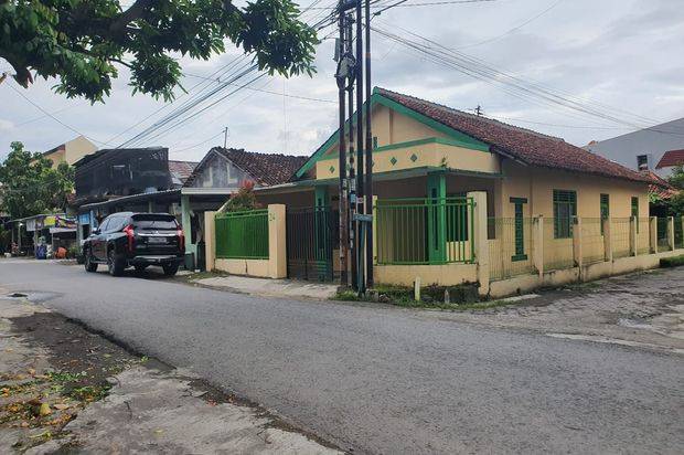 DI JUAL RUMAH! LOKASI STRATEGIS! DEKAT AMBARRUKMO PLAZA!