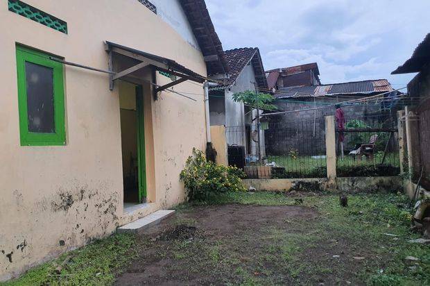 DI JUAL RUMAH! LOKASI STRATEGIS! DEKAT AMBARRUKMO PLAZA!