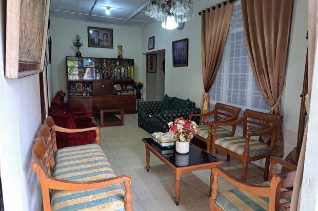 Rumah Jadul tapi unik dan lantai 2 untuk kos2an