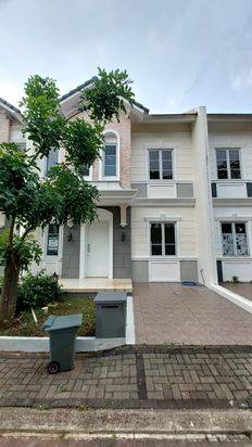Dijual Rumah di Vanya Park Azura House BSD