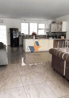 DIJUAL Rumah Cantik Bersih Terawat 3 lantai di Graha Raya