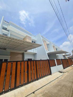 Rumah murah 2 lantai DP 0%