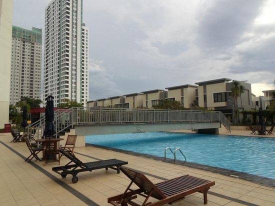 Apartemen Cosmo Terrace Thamrin langsung huni sudah furnished bagus view lantai atas Jakarta Pusat 