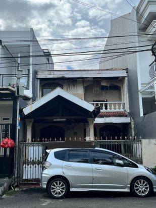 Rumah dua lantai perum kelapa gading permai jakarta utara