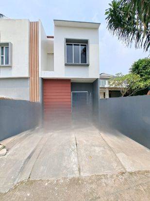 Rumah 2 Lantai Siap Huni Lokasi Strategis Cijantung Jakarta Timur 
