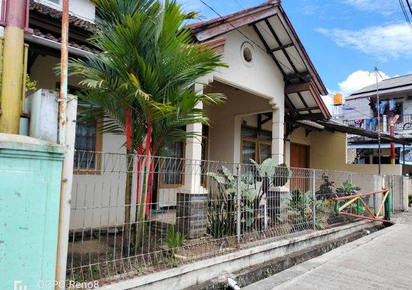 Jual rumah sangat dekat dengan Sport Jabar Arcamanik Kota Bandung