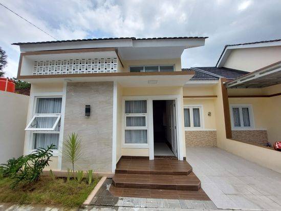 RUMAH CANTIK DAERAH KAWASAN BERKEMBANG DI JOGJA TIMUR