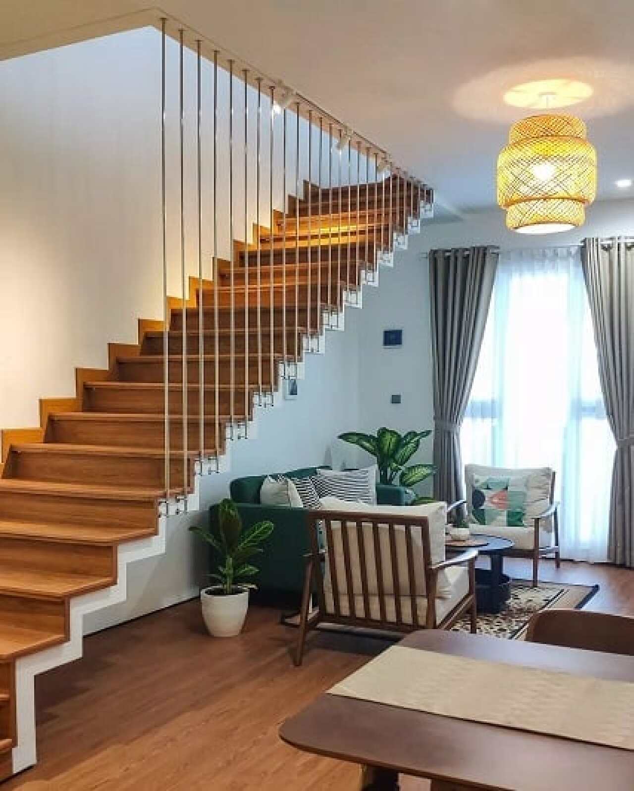Railing yang Tinggi