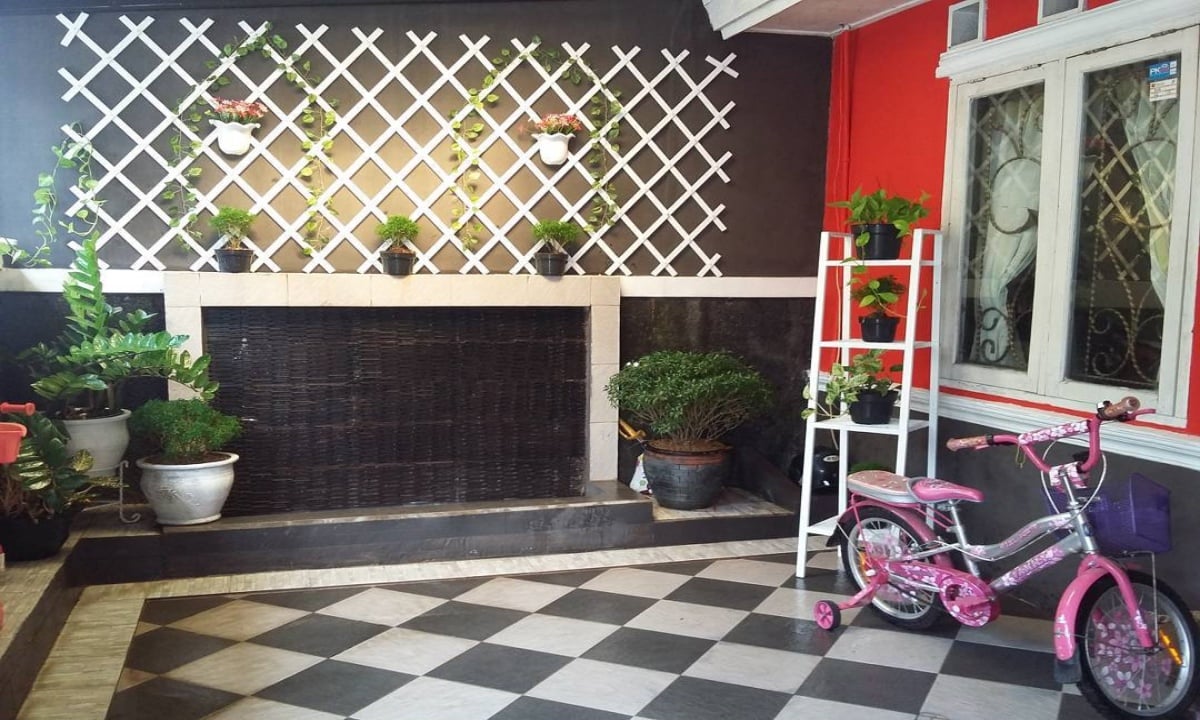 Keramik Diagonal Teras