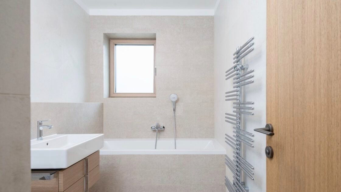 7 Inspirasi Bathtub Minimalis agar Kamar Mandi Tampak Estetis